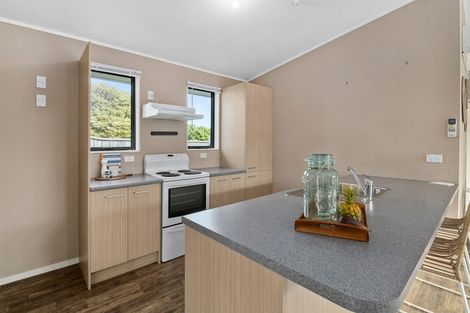 Photo of property in 7 Eruini Street, Waikanae Beach, Waikanae, 5036