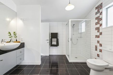 Photo of property in 51b Herald Street, Berhampore, Wellington, 6023