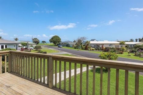 Photo of property in 39 West Crescent, Te Puru, Thames, 3575