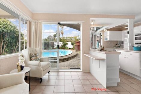 Photo of property in 1 Holly Way, Sunnyhills, Auckland, 2010