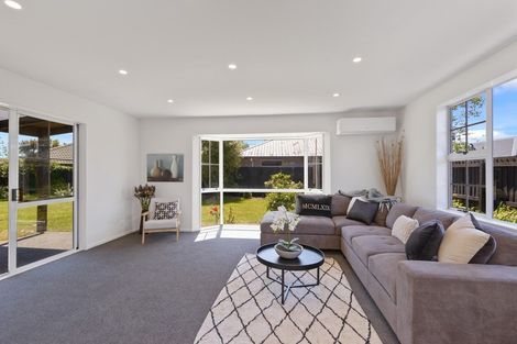 Photo of property in 32 Kirsten Place, Parklands, Christchurch, 8083