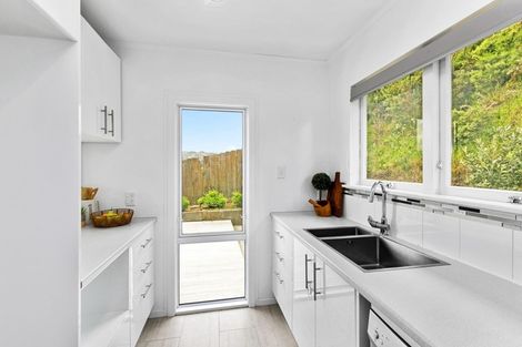 Photo of property in 27b Cypress Drive, Maungaraki, Lower Hutt, 5010