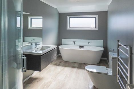 Photo of property in 2/25 Benge Crescent, Naenae, Lower Hutt, 5011