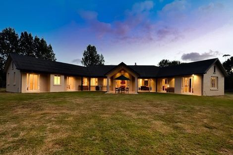 Photo of property in 820 Old North Road, Waimauku, 0882