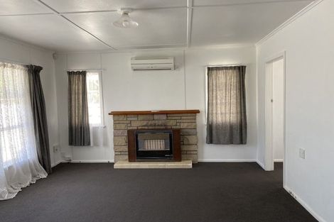 Photo of property in 27 Collins Road, Melville, Hamilton, 3206