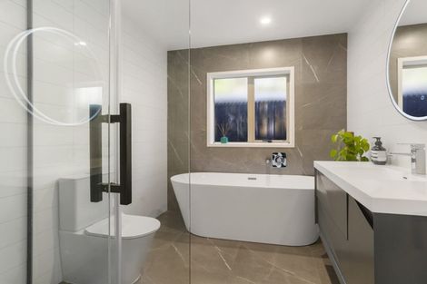 Photo of property in 47 Crawford Avenue, Mangere Bridge, Auckland, 2022