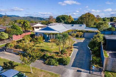 Photo of property in 3 Wyoming Grove, Totara Park, Upper Hutt, 5018