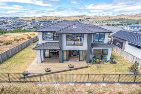 Photo of property in 4 Rotorua Grove, Aotea, Porirua, 5024