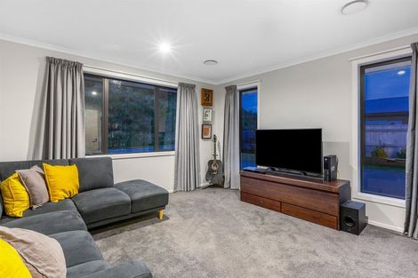 Photo of property in 25 Queen Charlotte Drive, Aotea, Porirua, 5024