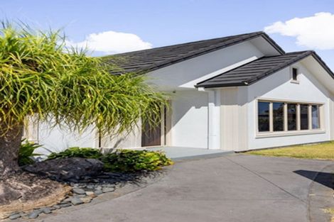 Photo of property in 2 Coleraine Drive, Rototuna, Hamilton, 3210