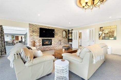 Photo of property in 16 Langford Place, Dairy Flat, Albany, 0792