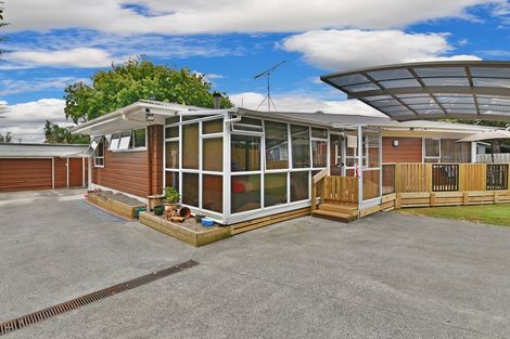 Photo of property in 12 Barnard Place, Manurewa East, Auckland, 2102