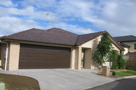 Photo of property in 9 Tsar Court, Flat Bush, Auckland, 2016