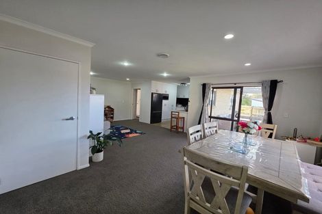 Photo of property in 4b Westglen Place, Ranui, Auckland, 0612