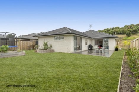 Photo of property in 6 Lakeside Terrace, Omokoroa, 3114