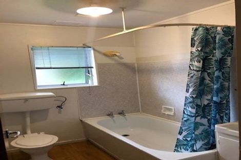 Photo of property in 2/100 Lynwood Road, New Lynn, Auckland, 0600