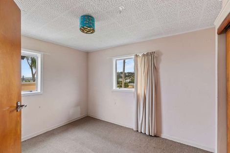 Photo of property in 116 Island Bay Road, Beach Haven, Auckland, 0626
