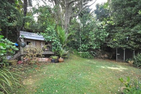 Photo of property in 42 Kauri Road, Laingholm, Auckland, 0604