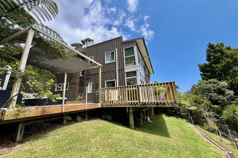 Photo of property in 32 Jonkers Road, Waitakere, Henderson, 0782