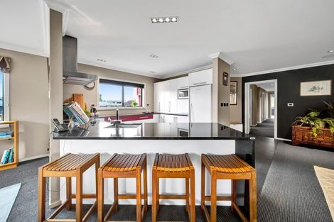 Photo of property in 905 Devon Road, Bell Block, New Plymouth, 4312