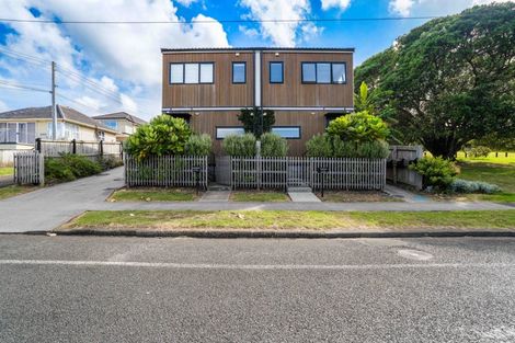 Photo of property in 2/141 Wallace Road, Mangere Bridge, Auckland, 2022