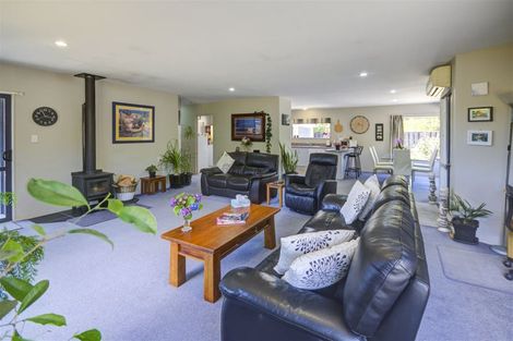 Photo of property in 5 Allin Drive, Waikuku Beach, 7402
