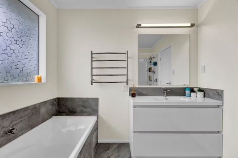 Photo of property in 3 Veronica Place, Bell Block, New Plymouth, 4312