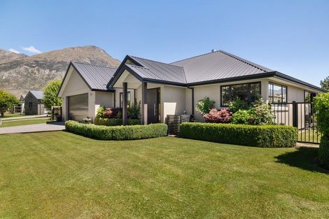 Photo of property in 11 Bridesdale Drive, Lake Hayes, Queenstown, 9304
