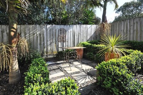 Photo of property in 182 Whangaparaoa Road, Red Beach, 0932