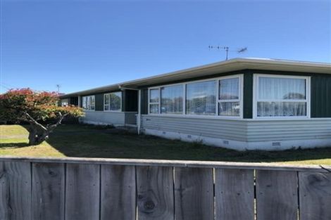 Photo of property in 21 Mako Mako Road, Levin, 5510