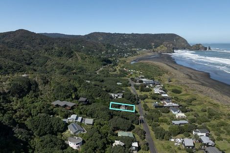 Photo of property in 35 North Piha Road, Piha, 0772