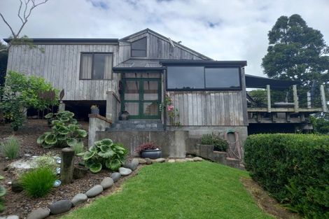 Photo of property in 9 Wairau Road, Oakura, 4314