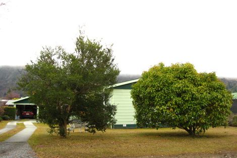 Photo of property in 15 Thomson Street, Arrowtown, 9302