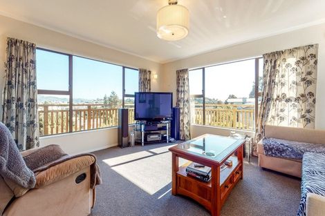 Photo of property in 3 Gaff Place, Whitby, Porirua, 5024