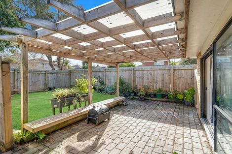 Photo of property in 2/19 Sailfish Drive, West Harbour, Auckland, 0618