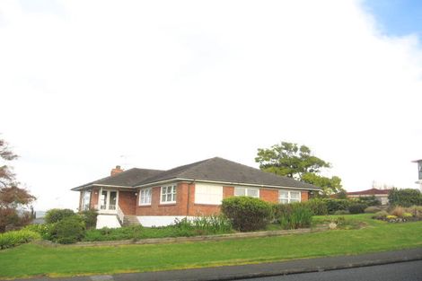 Photo of property in 2/77 Mellons Bay Road, Mellons Bay, Auckland, 2014