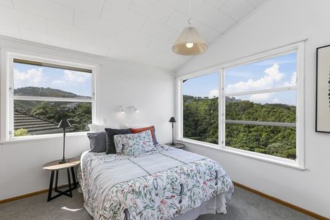 Photo of property in 33 Ranui Crescent, Khandallah, Wellington, 6035