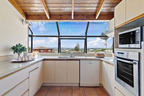 Photo of property in 26 Clearview Heights, Ranui, Auckland, 0612