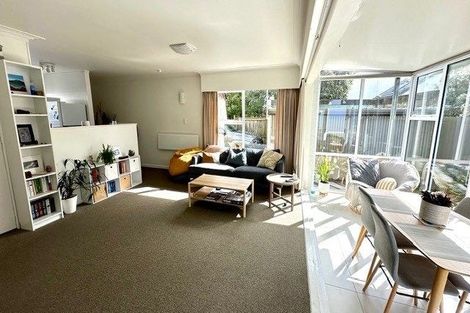 Photo of property in 4/23 Craig Road, Milford, Auckland, 0620