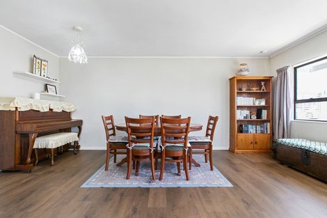 Photo of property in 1/2 West Street, Papakura, 2110