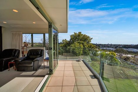 Photo of property in 3a Hillcrest Street, Glen Avon, New Plymouth, 4312