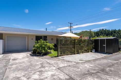 Photo of property in 126a Waikawa Road, Picton, 7220