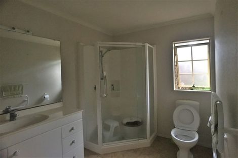 Photo of property in 15 Westminster Gardens, Unsworth Heights, Auckland, 0632