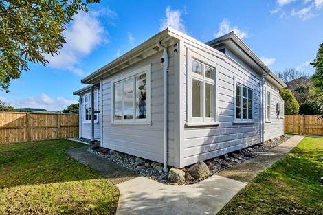Photo of property in 237 Main Road, Tawa, Wellington, 5028