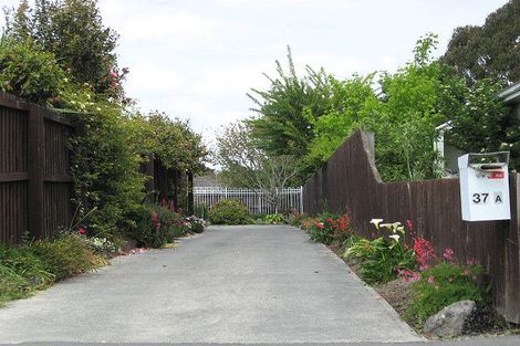 Photo of property in 37a Hollyford Avenue, Bryndwr, Christchurch, 8053