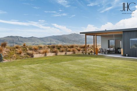 Photo of property in 6 Cassidy Way, Springvale, Alexandra, 9391