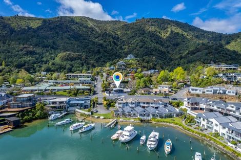 Photo of property in 62 Waikawa Road, Picton, 7220