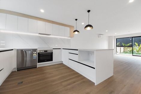 Photo of property in 29c Dawnhaven Drive, Te Atatu Peninsula, Auckland, 0610