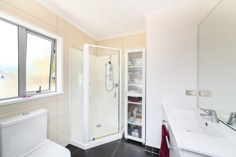 Photo of property in 3 D'urville Place, Kelvin Grove, Palmerston North, 4414