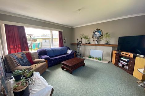 Photo of property in 1 Henderson Street, Dannevirke, 4930